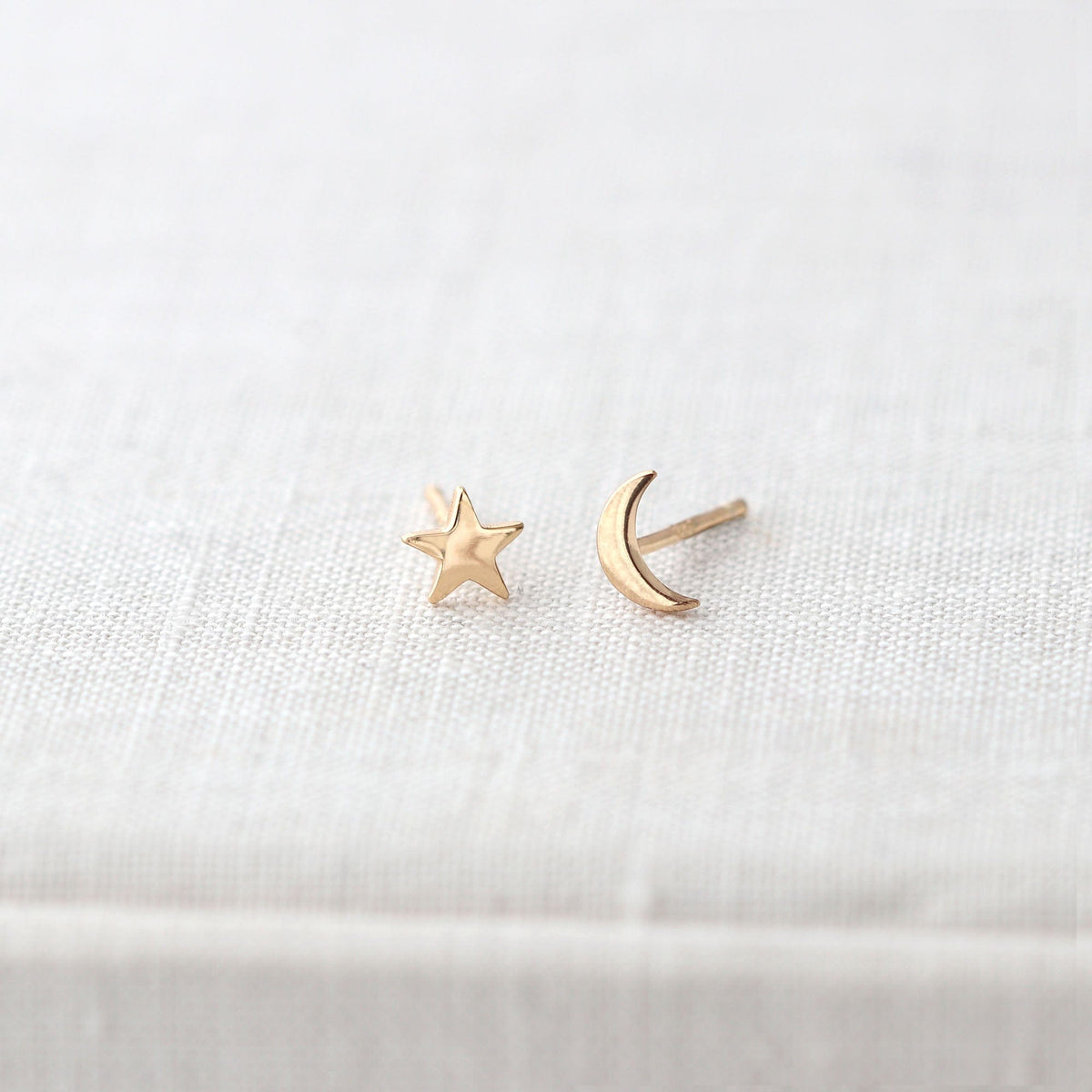Crescent Moon and Star Stud Earrings Gold Silver – kris nations