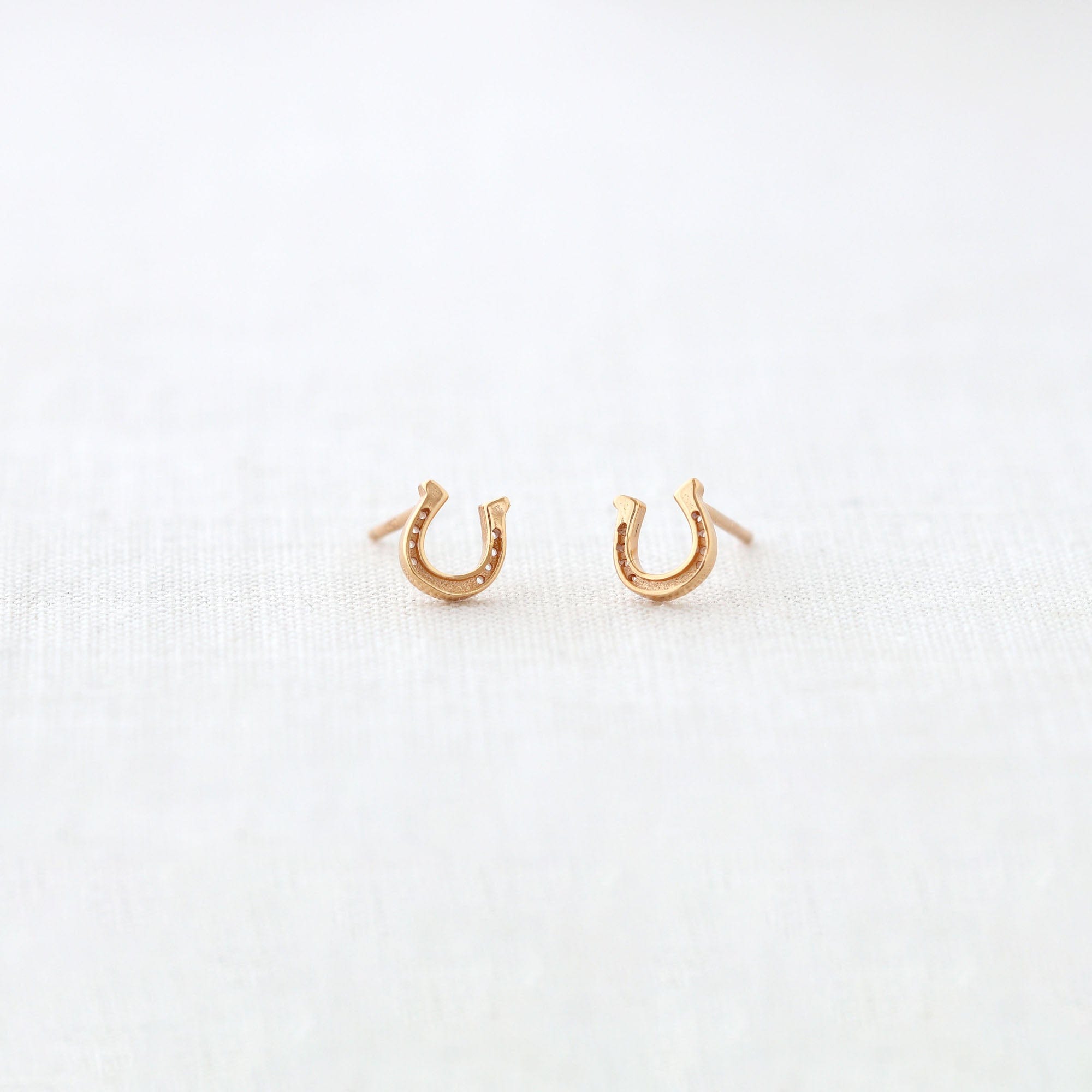 C*o様 STRONG IRIS EARRINGS ours E833-G-LINEN.jpg?v=1750474027&